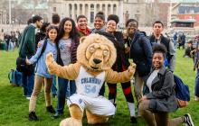 Group of students posing with Roary