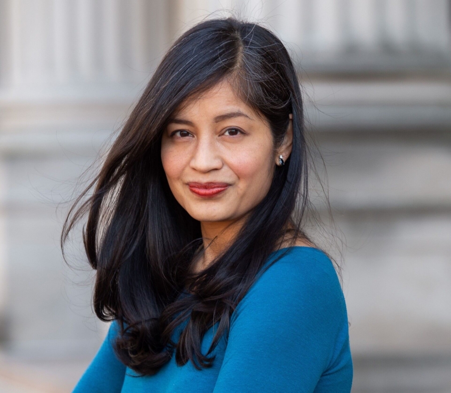 photo of Professor Denise Cruz